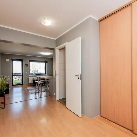 Beach Apartment Karusselli 91- Balcony & Parking! Parnu