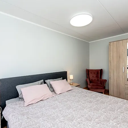 Beach Apartment Karusselli 91- Balcony & Parking! * Parnu