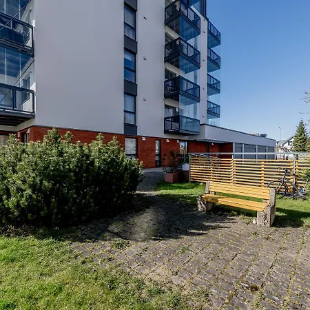 Beach Apartment Karusselli 91- Balcony & Parking!